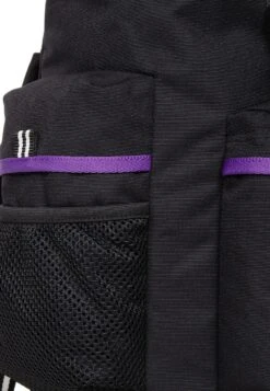 Eastpak Varsity Top - Sac À Dos - Varsity Black -Eastpak Promos Magasin 3670c6ef97f84d54ad500b75d5c9e645