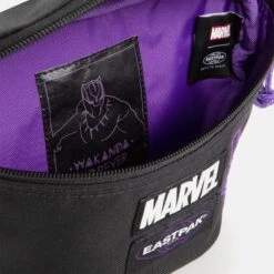 Eastpak Banane Springer 2 Litres Black Panther Embroided 11 Eastpak Banane Springer 2 Litres Black Panther Embroided -Eastpak Promos Magasin banane springer 2 litres black panther embroided 2