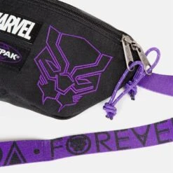 Eastpak Banane Springer 2 Litres Black Panther Embroided 12 Eastpak Banane Springer 2 Litres Black Panther Embroided -Eastpak Promos Magasin banane springer 2 litres black panther embroided 3