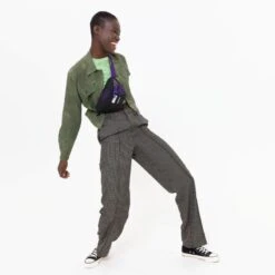 Eastpak Banane Springer 2 Litres Black Panther Embroided 17 Eastpak Banane Springer 2 Litres Black Panther Embroided -Eastpak Promos Magasin banane springer 2 litres black panther embroided 8