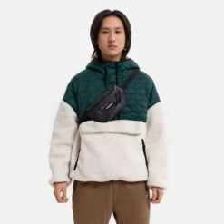 Eastpak Banane Springer 2 Litres Camo Dye Black 7 Eastpak Banane Springer 2 Litres Camo Dye Black -Eastpak Promos Magasin banane springer 2 litres camo dye black 3