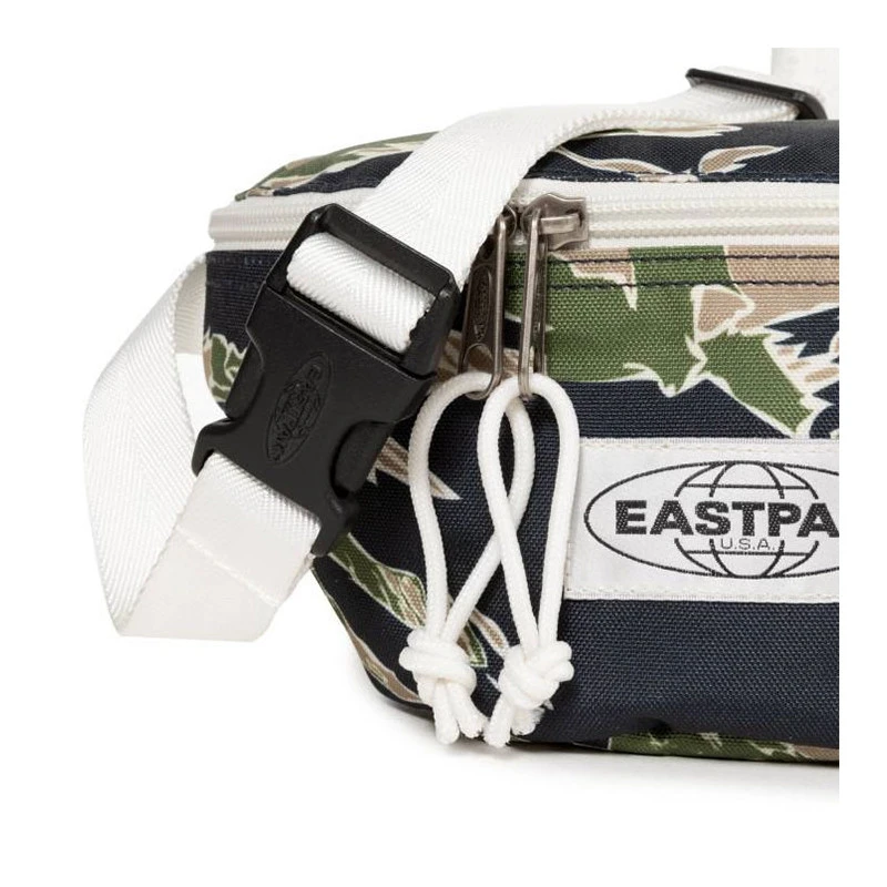 Eastpak Banane Springer 2 Litres Camo'ed Forest 3 Eastpak Banane Springer 2 Litres Camo'ed Forest – Image 3