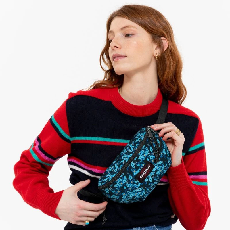 Eastpak Banane Springer 2 Litres Ditsy Black 3 Eastpak Banane Springer 2 Litres Ditsy Black – Image 3