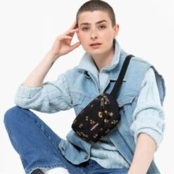 Eastpak Banane Springer 2 Litres Flower Shine Black -Eastpak Promos Magasin banane springer 2 litres flower shine black 4