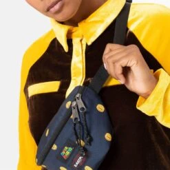 Eastpak Banane Springer 2 Litres Mario Navy 17 Eastpak Banane Springer 2 Litres Mario Navy -Eastpak Promos Magasin banane springer 2 litres mario navy 8