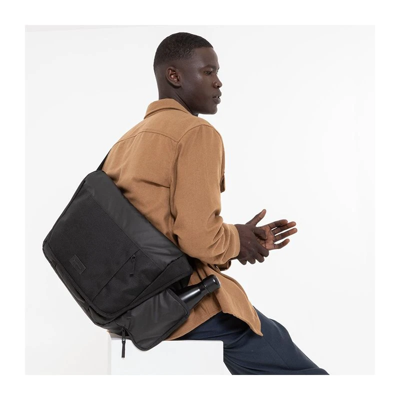 Eastpak Besace Bonell 16 Pouces 30 Cm Cnnct Coat 9 Eastpak Besace Bonell 16 Pouces 30 Cm Cnnct Coat – Image 9