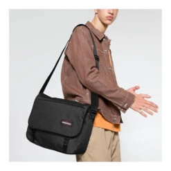 Eastpak Besace Delegate + 17 Pouces 38,5 Cm Black -Eastpak Promos Magasin besace delegate 17 pouces 385 cm black 3