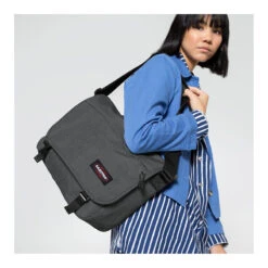Eastpak Besace Delegate + 17 Pouces 38,5 Cm Black Denim 7 Eastpak Besace Delegate + 17 Pouces 38,5 Cm Black Denim -Eastpak Promos Magasin besace delegate 17 pouces 385 cm black denim 3