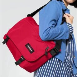 Eastpak Besace Delegate + 17 Pouces 38,5 Cm Sailor Red -Eastpak Promos Magasin besace delegate 17 pouces 385 cm sailor red 5