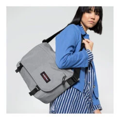 Eastpak Besace Delegate + 17 Pouces 38,5 Cm Sunday Grey 9 Eastpak Besace Delegate + 17 Pouces 38,5 Cm Sunday Grey -Eastpak Promos Magasin besace delegate 17 pouces 385 cm sunday grey 4