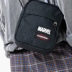 Sacoche Eastpak The One -Eastpak Promos Magasin eastpak ek000045w43 noir 10