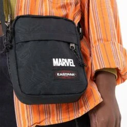 Sacoche Eastpak The One -Eastpak Promos Magasin eastpak ek000045w43 noir 8