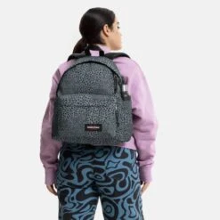 Eastpak Sac à Dos Ordinateur Day Pak'r 14 Funky Cheetah 10 Eastpak Sac à Dos Ordinateur Day Pak'r 14 Funky Cheetah -Eastpak Promos Magasin sac a dos ordinateur day pak r 14 funky cheetah 4