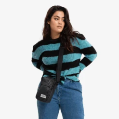 Eastpak Sac Bandoulière The One 2.5 Litres Base EP Black -Eastpak Promos Magasin sac bandouliere the one 25 litres base ep black 5