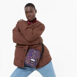 Eastpak Sac Bandoulière The One 2.5 Litres Black Panther Print 12 Eastpak Sac Bandoulière The One 2.5 Litres Black Panther Print -Eastpak Promos Magasin sac bandouliere the one 25 litres black panther print 5