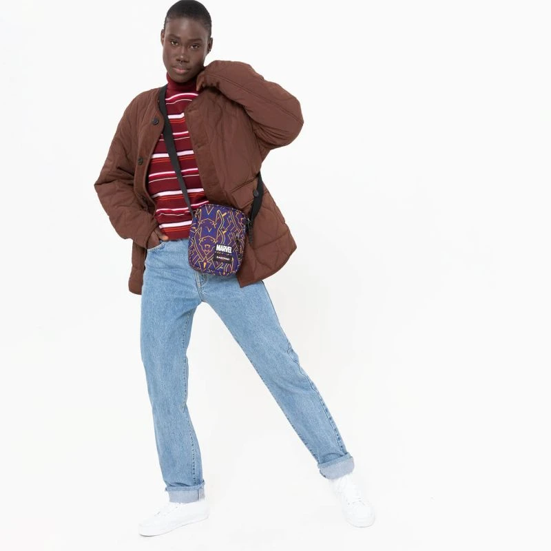 Eastpak Sac Bandoulière The One 2.5 Litres Black Panther Print 7 Eastpak Sac Bandoulière The One 2.5 Litres Black Panther Print – Image 7