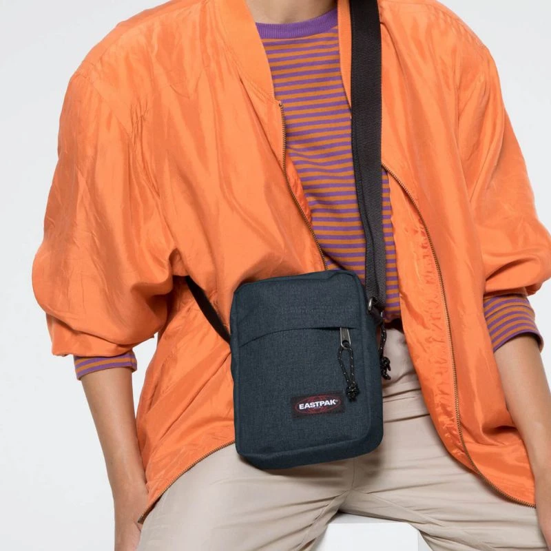 Eastpak Sac Bandoulière The One 2.5 Litres Triple Denim 4 Eastpak Sac Bandoulière The One 2.5 Litres Triple Denim – Image 4